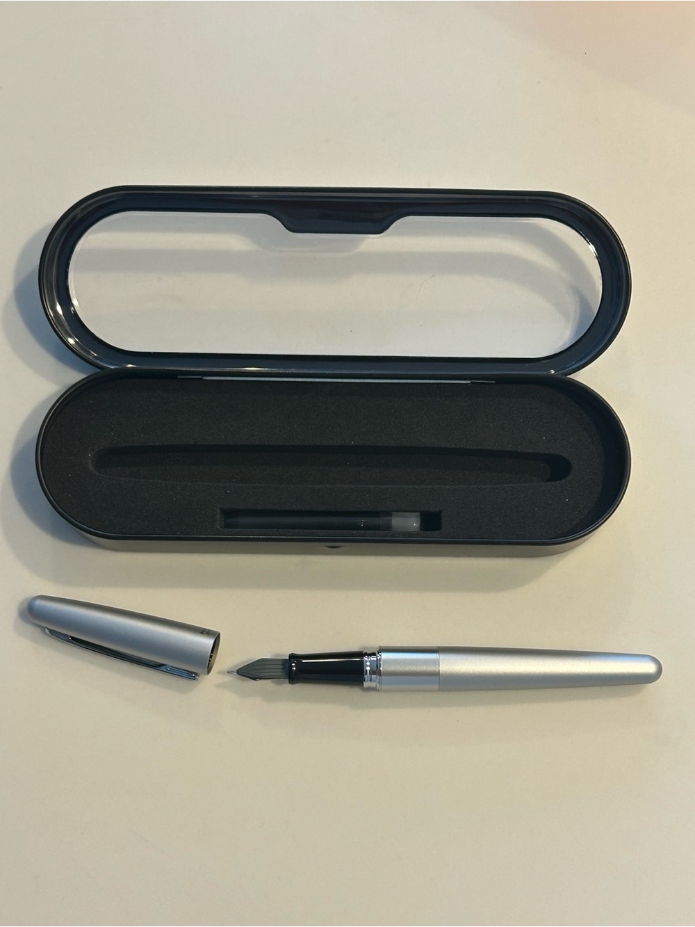 New Fountain Pilot Pen with Clear-Top Travel Case - Picture 4 of 8